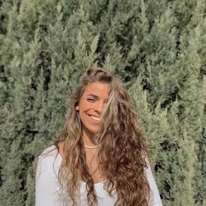 Meet your Posher, Raina